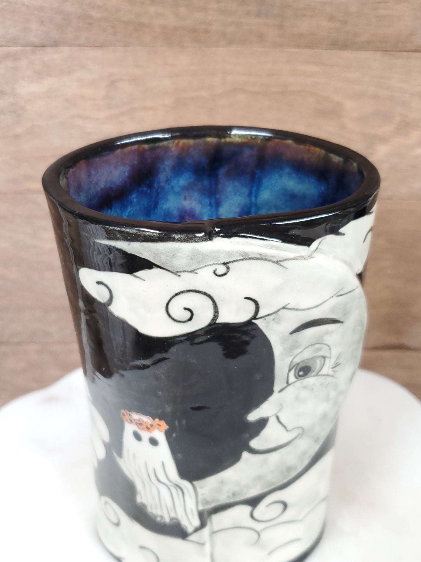 A ghost in the clouds Vase