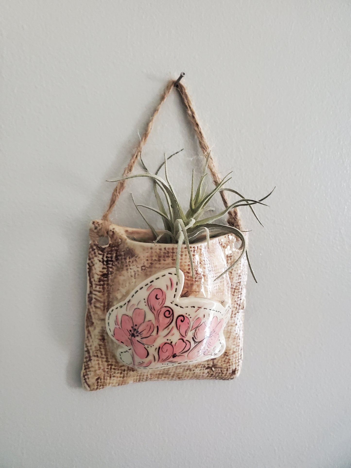 Bunny floral wall pocket