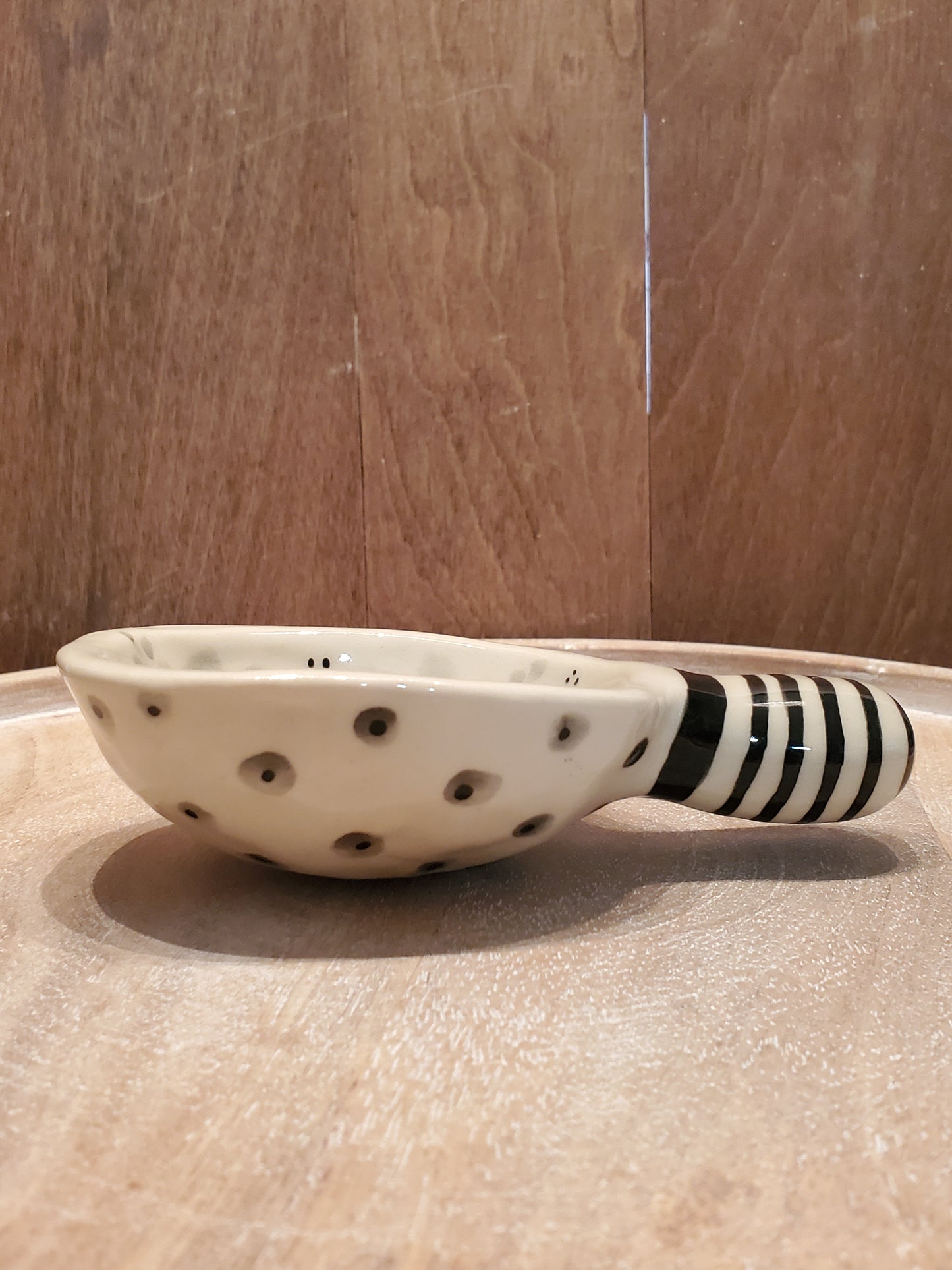 Black and white ceramic scoop / spoon