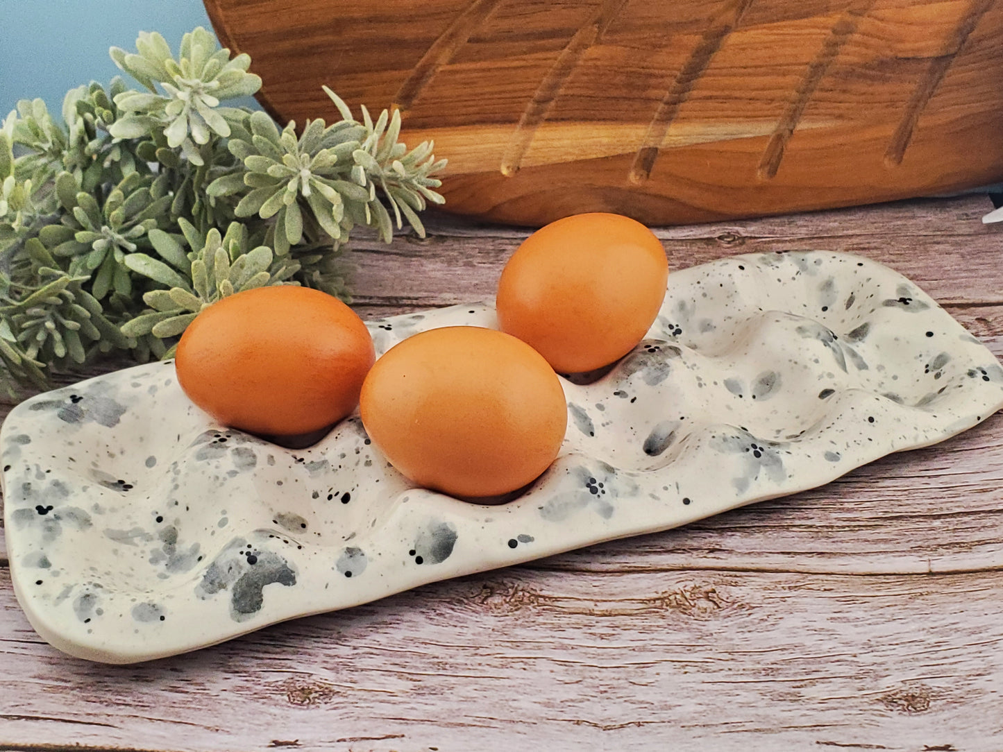 Handmade egg plate / tray