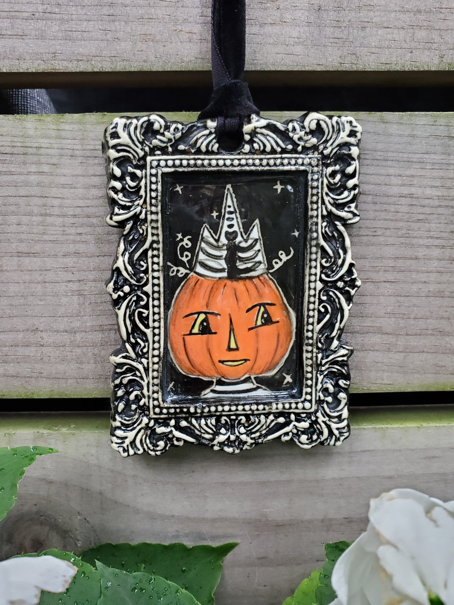 Framed Queenie Ornament