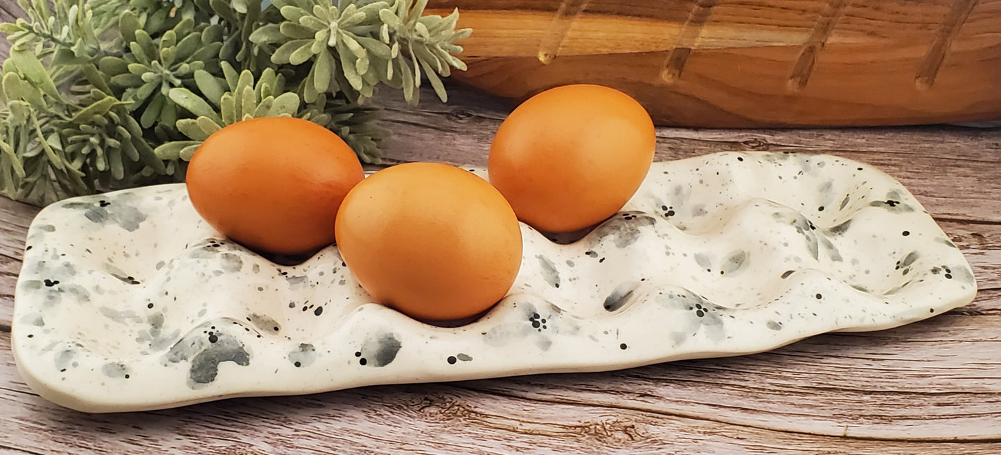 Handmade egg plate / tray