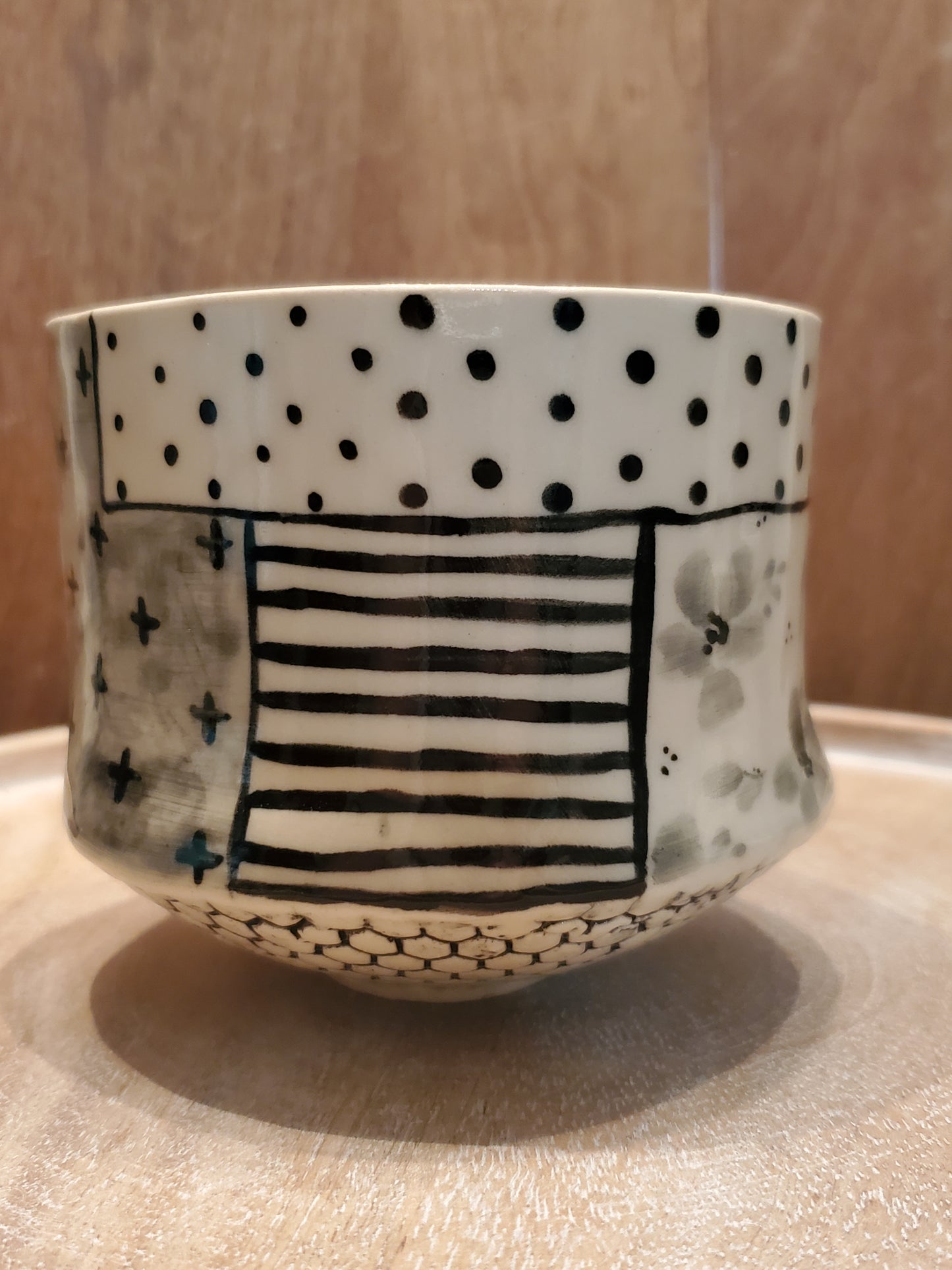 Swiss cross black and white cup / bowl