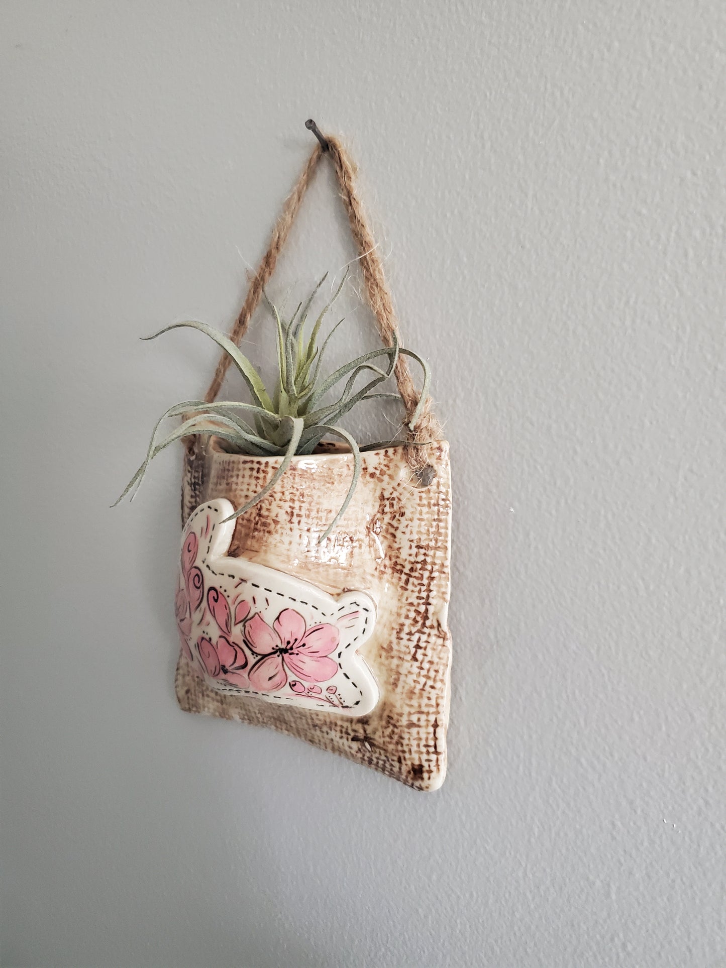 Bunny floral wall pocket