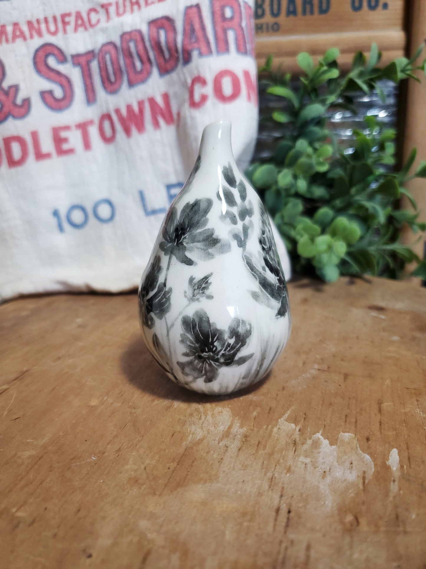 Rattling Floral Porcelain Pear