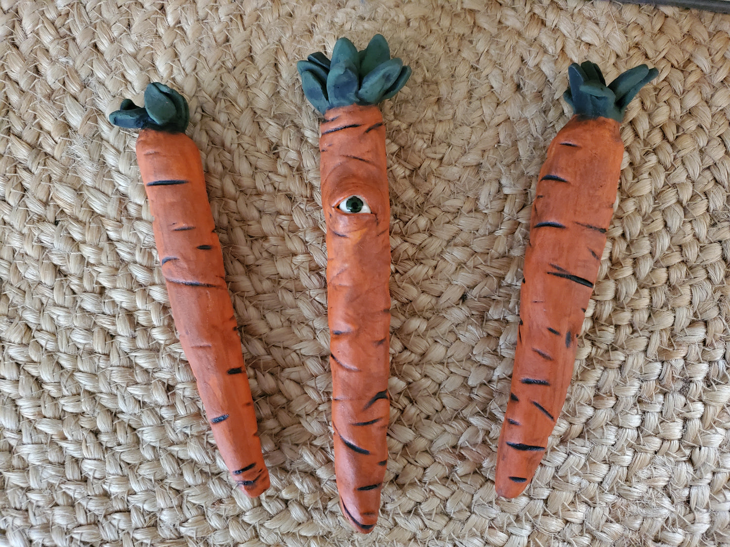 Carrot wall pocket