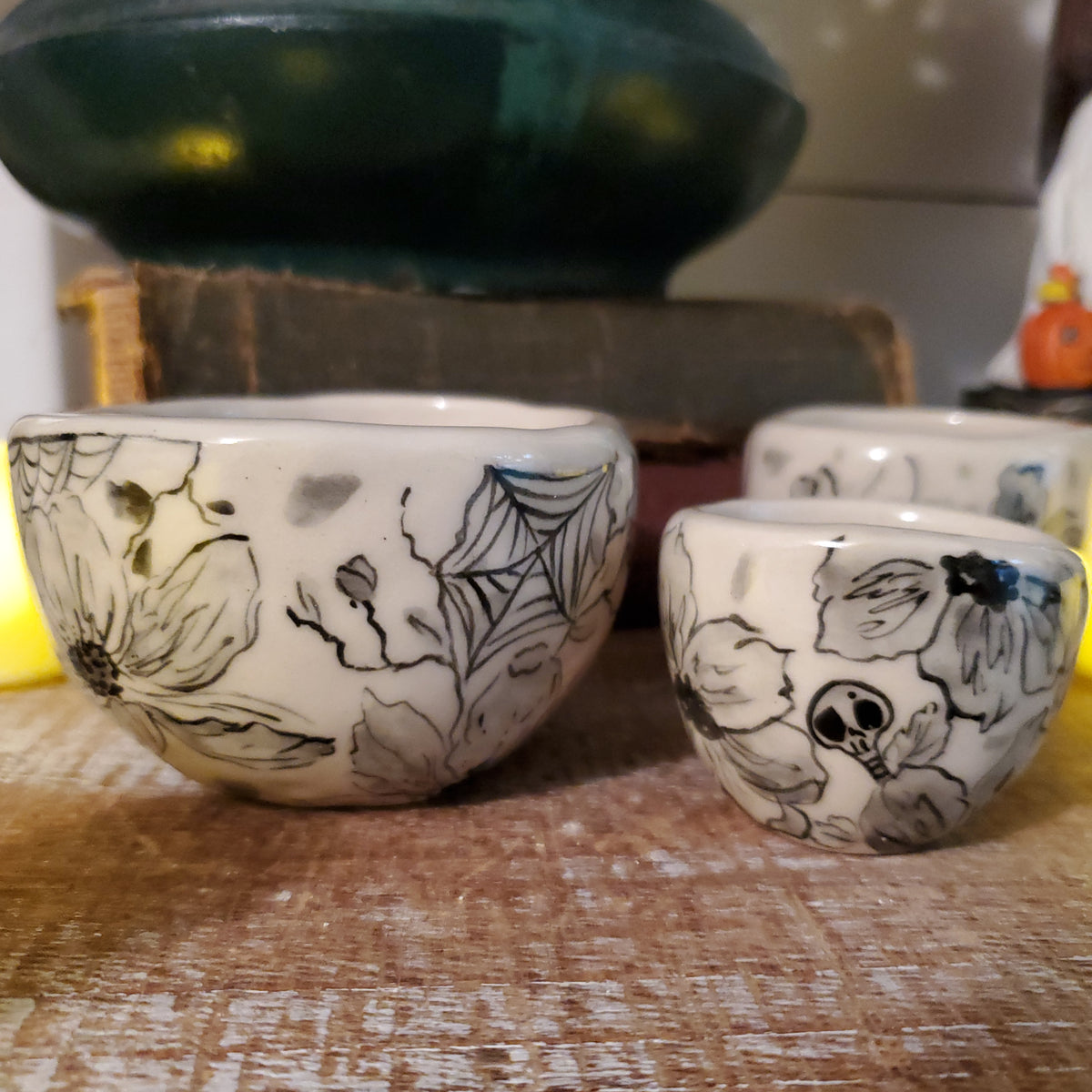 Halloween stacking bowls