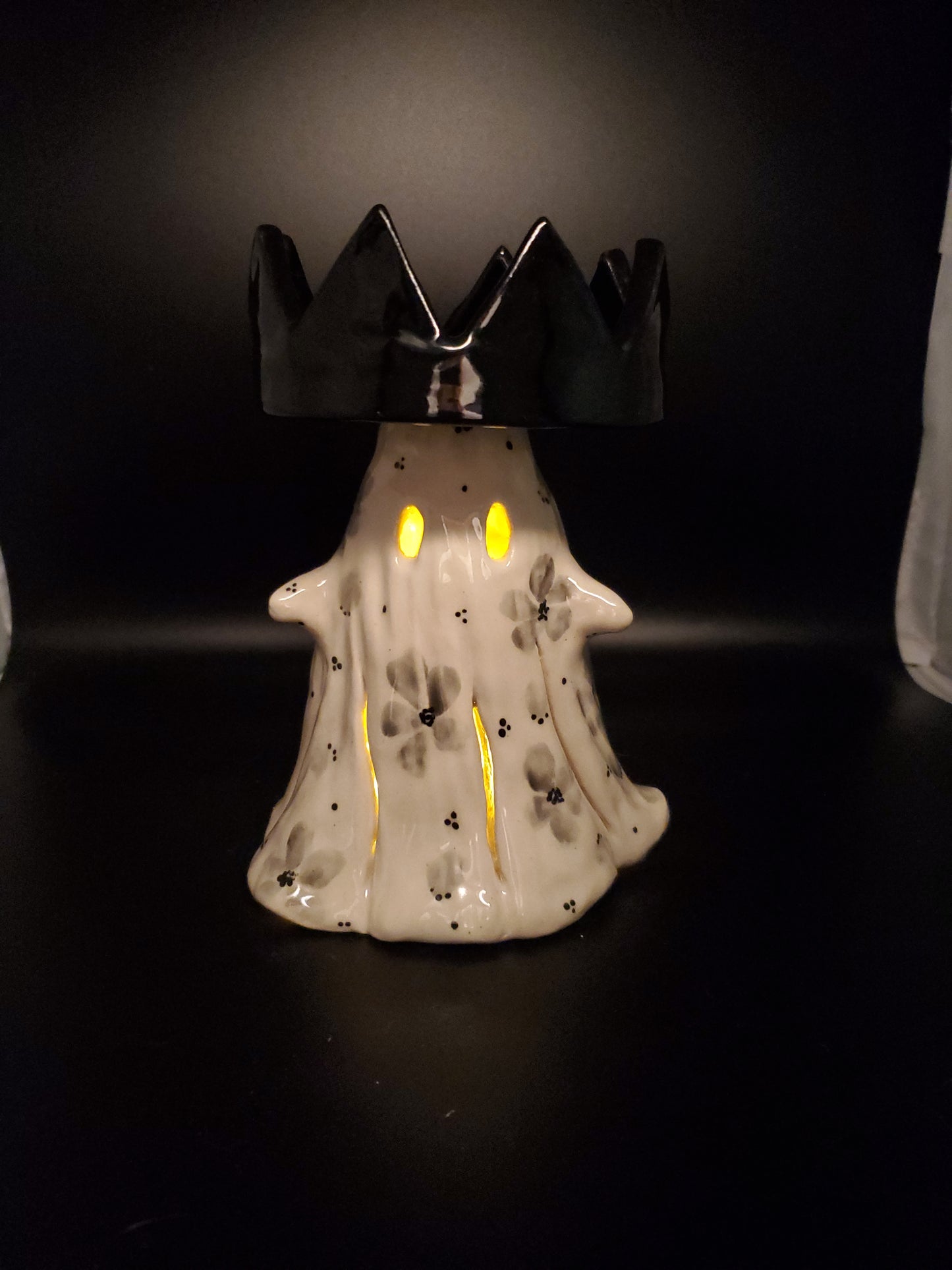 Floral Ghost Candle holder
