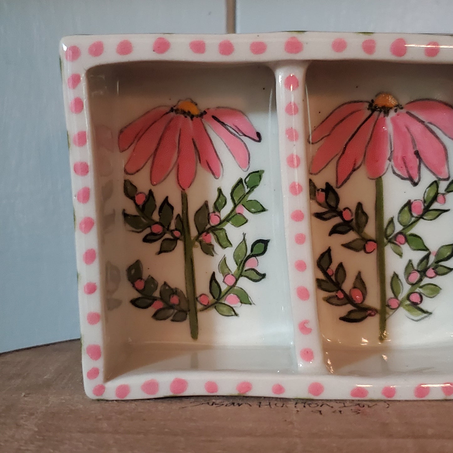 Floral salt and pepper holder