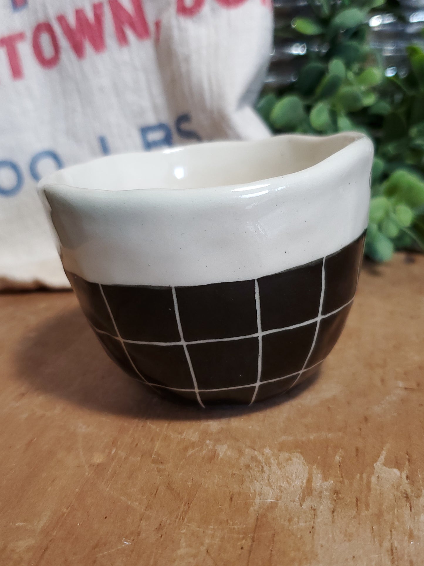 Oh la la pinch pot