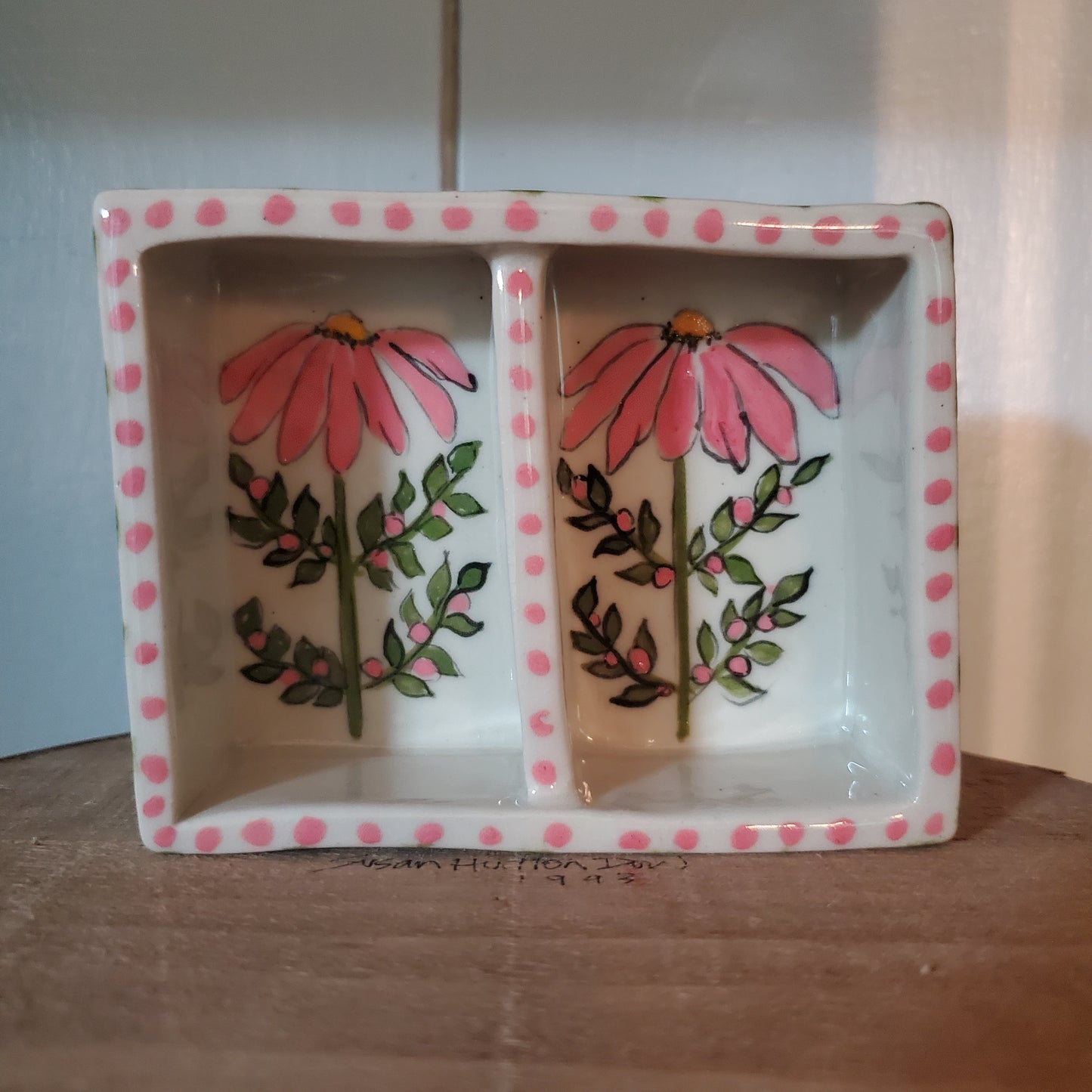 Floral salt and pepper holder