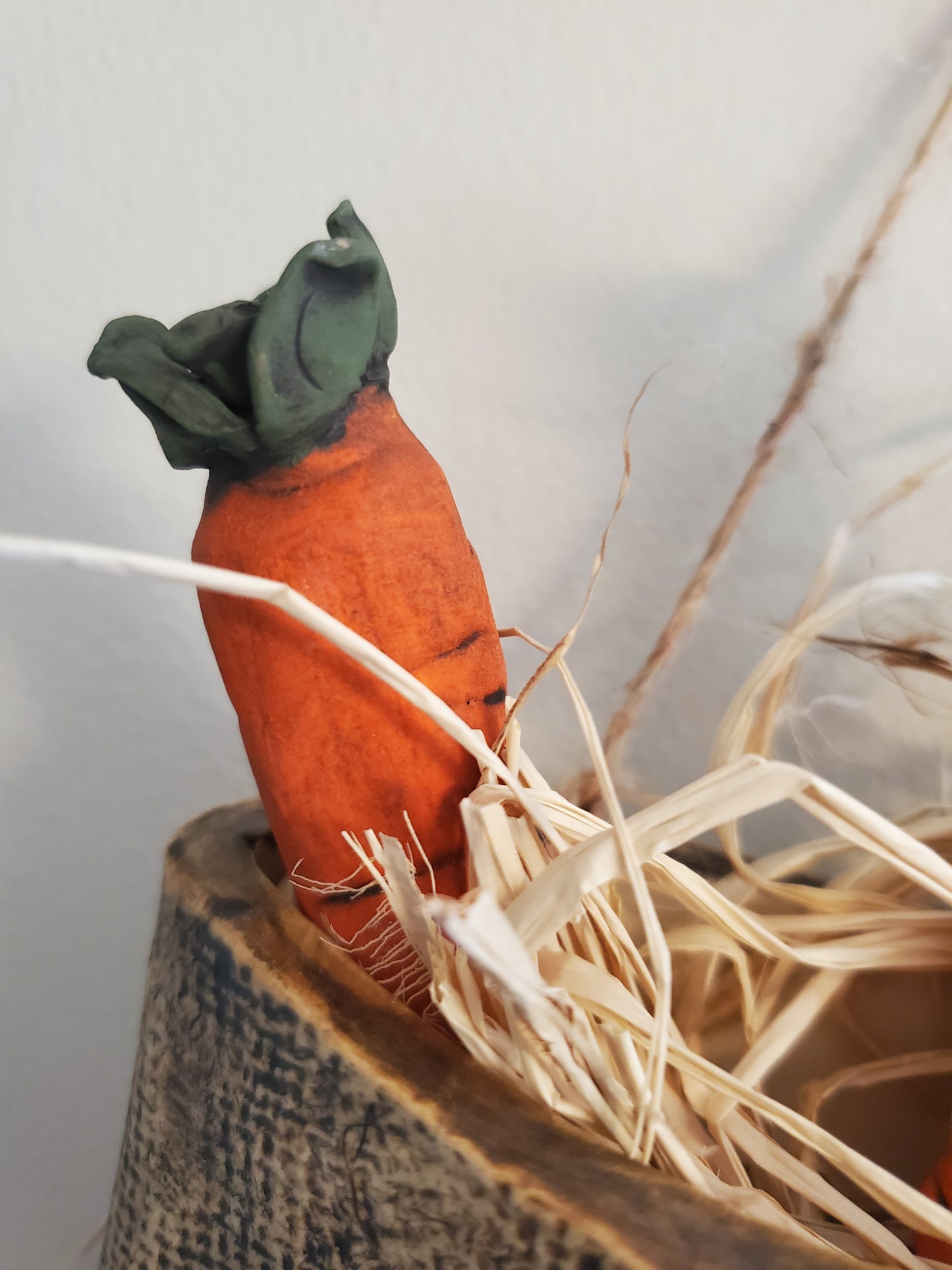 Carrot wall pocket