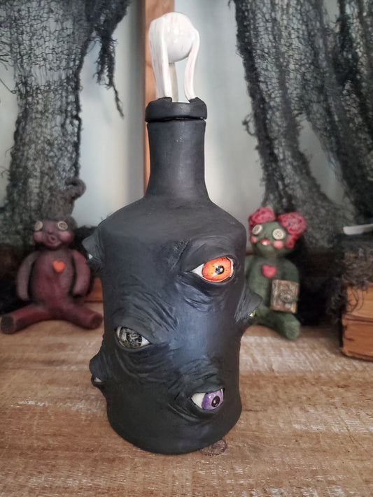 Jeepers Peepers Vase