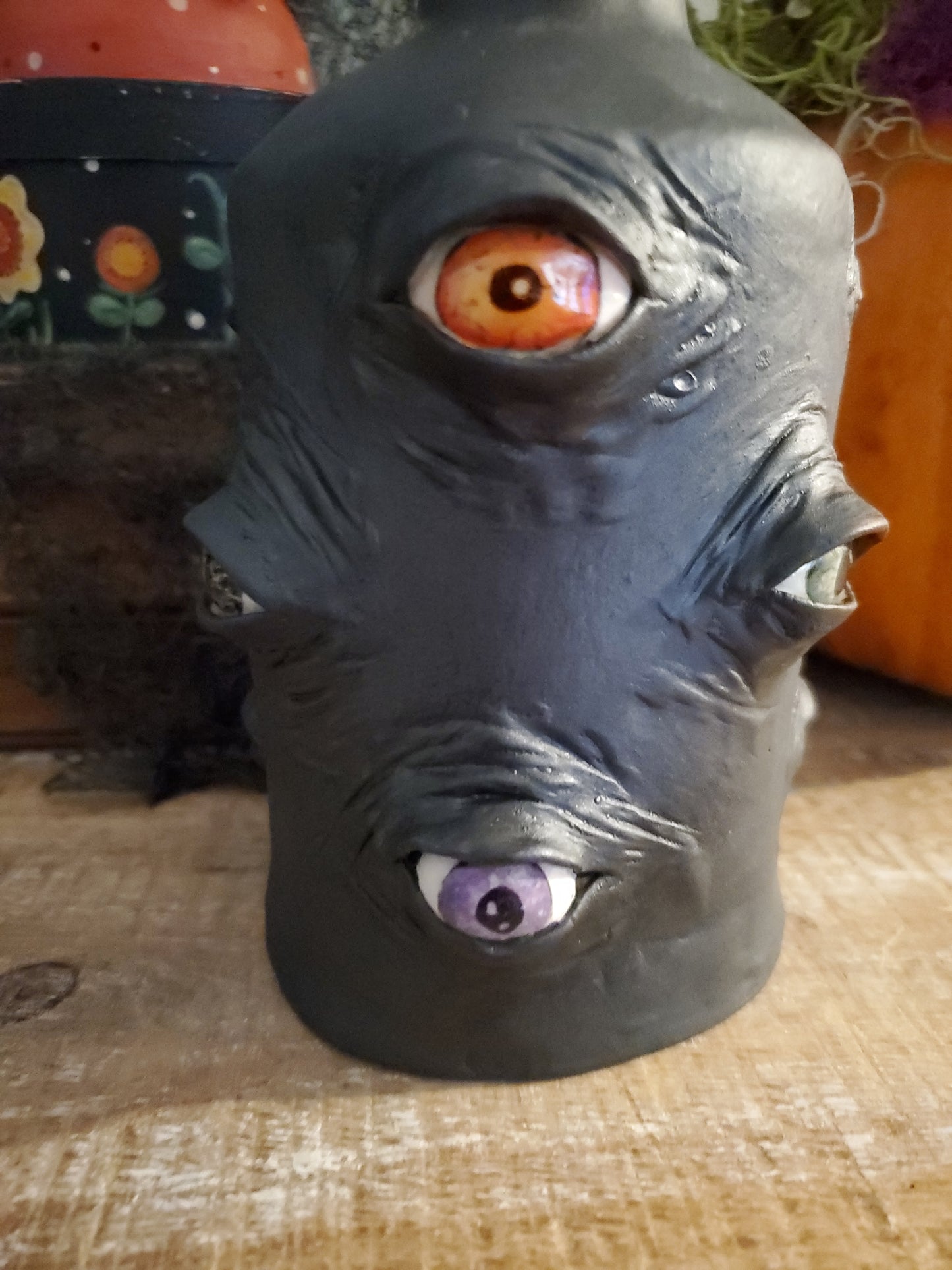 Jeepers Peepers Vase