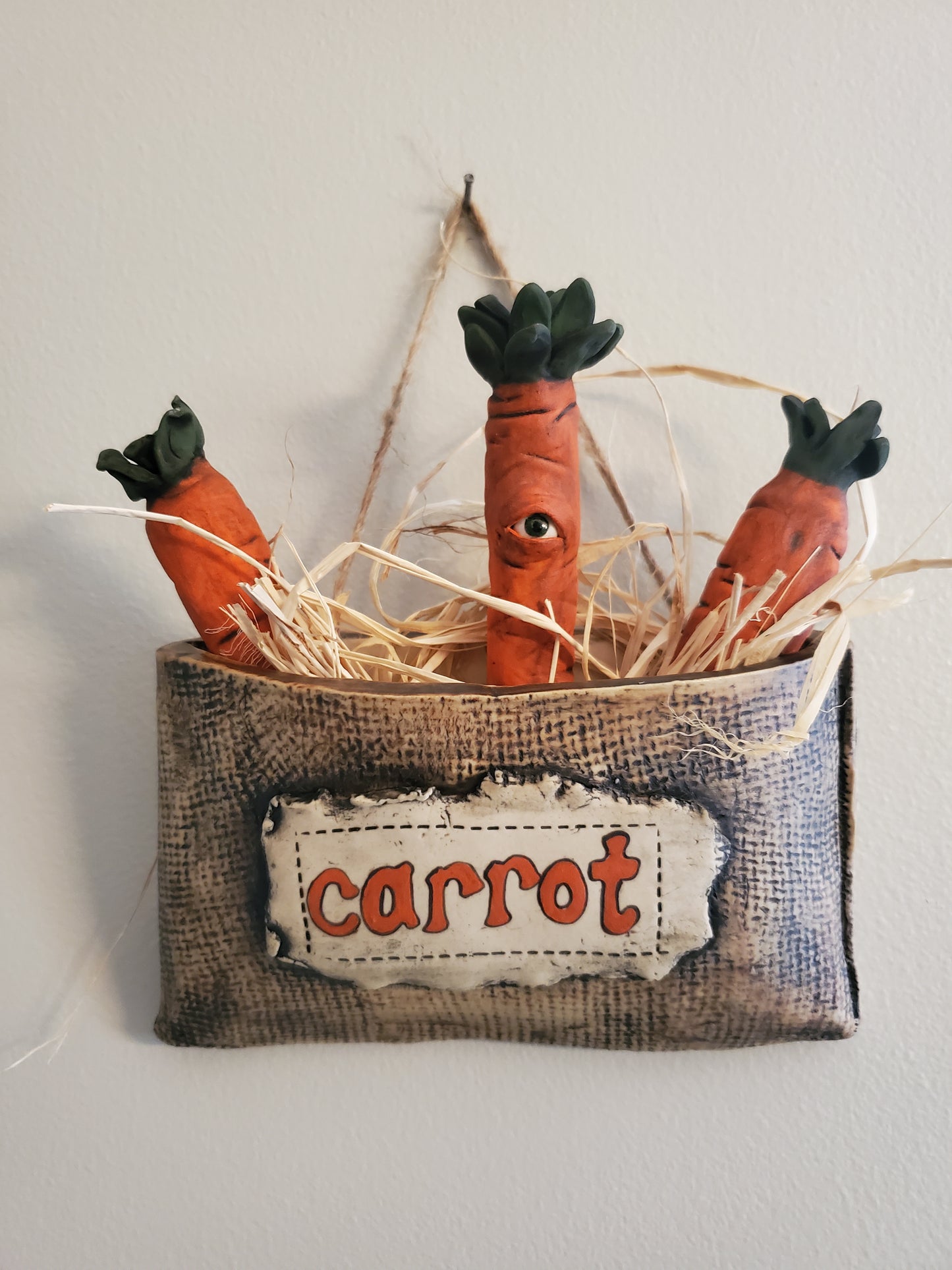 Carrot wall pocket