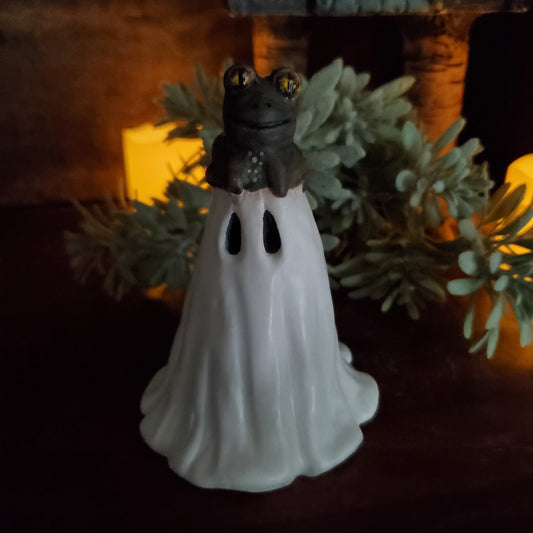 A ghost and his froggy