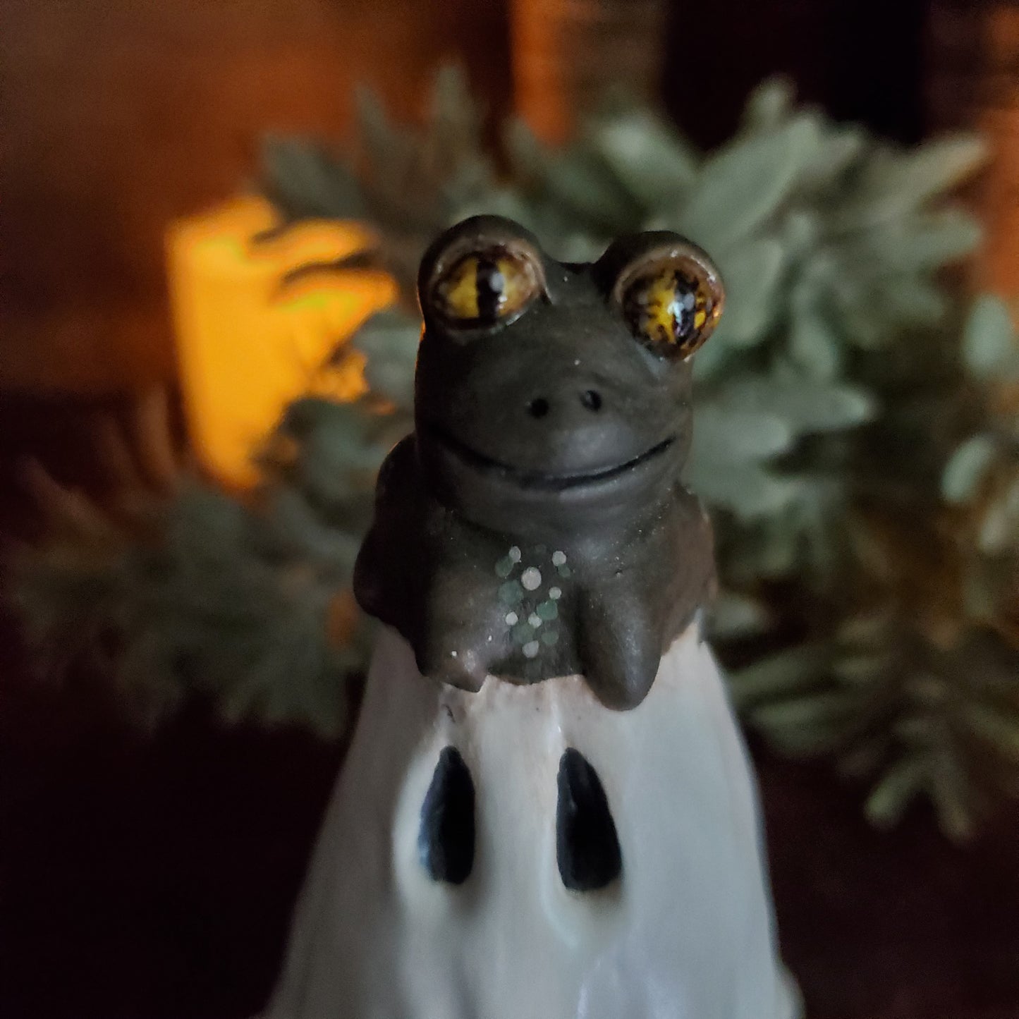 A ghost and his froggy