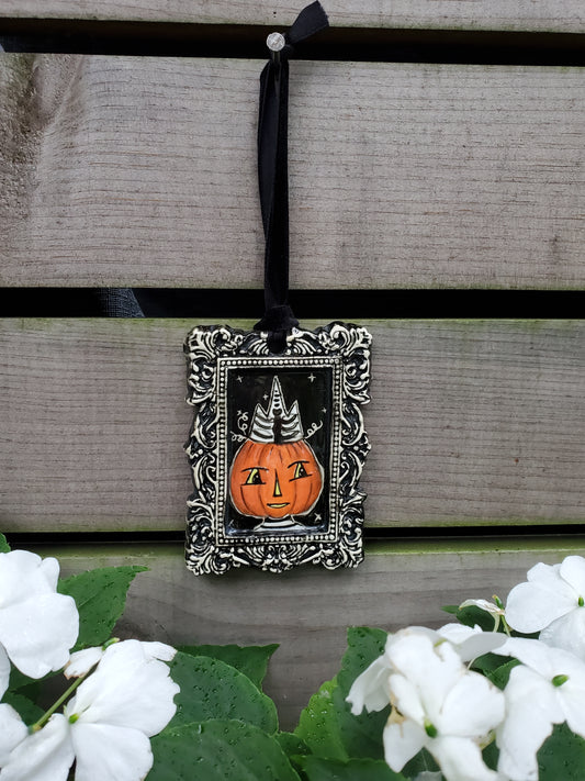 Framed Queenie Ornament