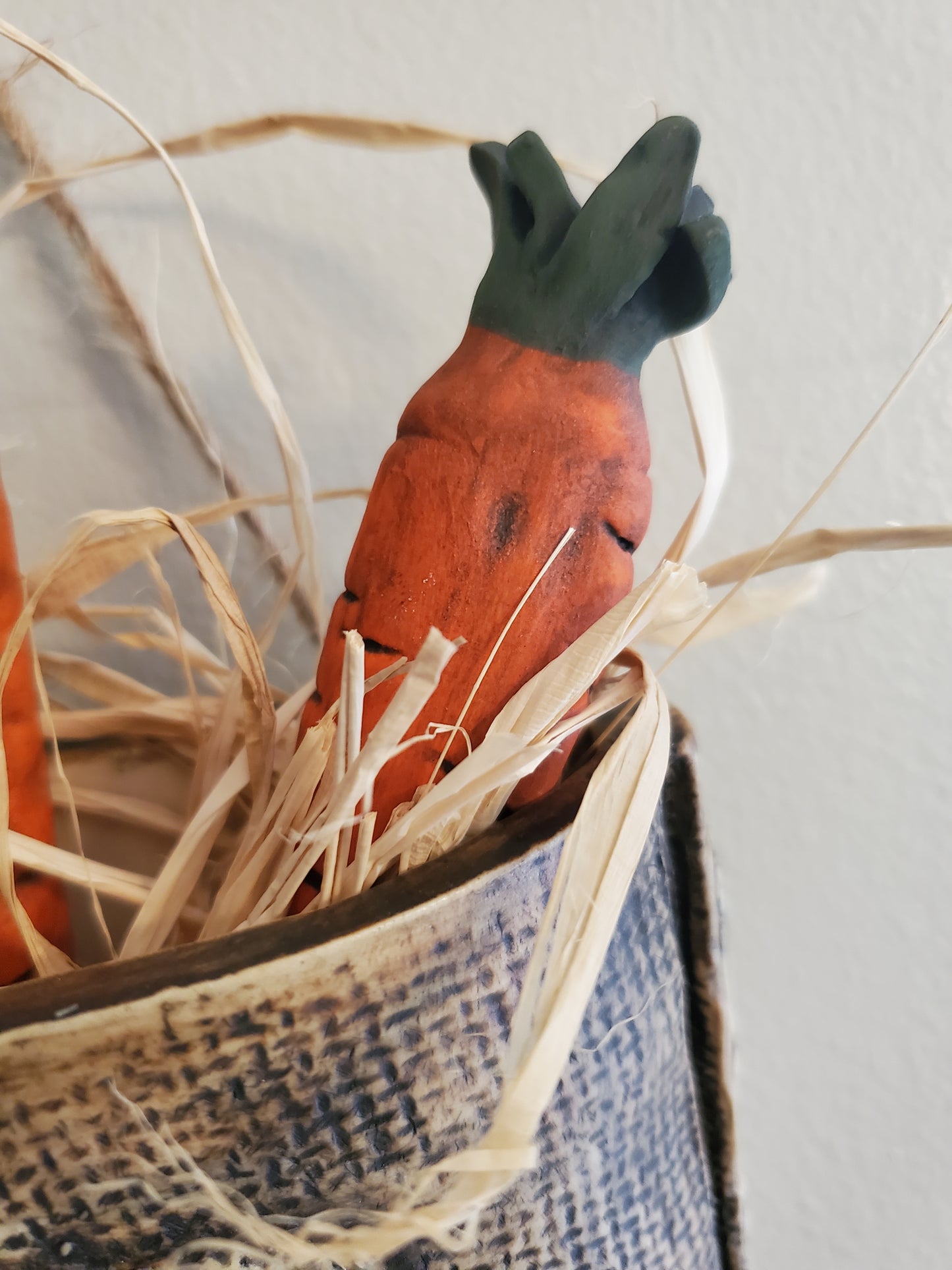 Carrot wall pocket