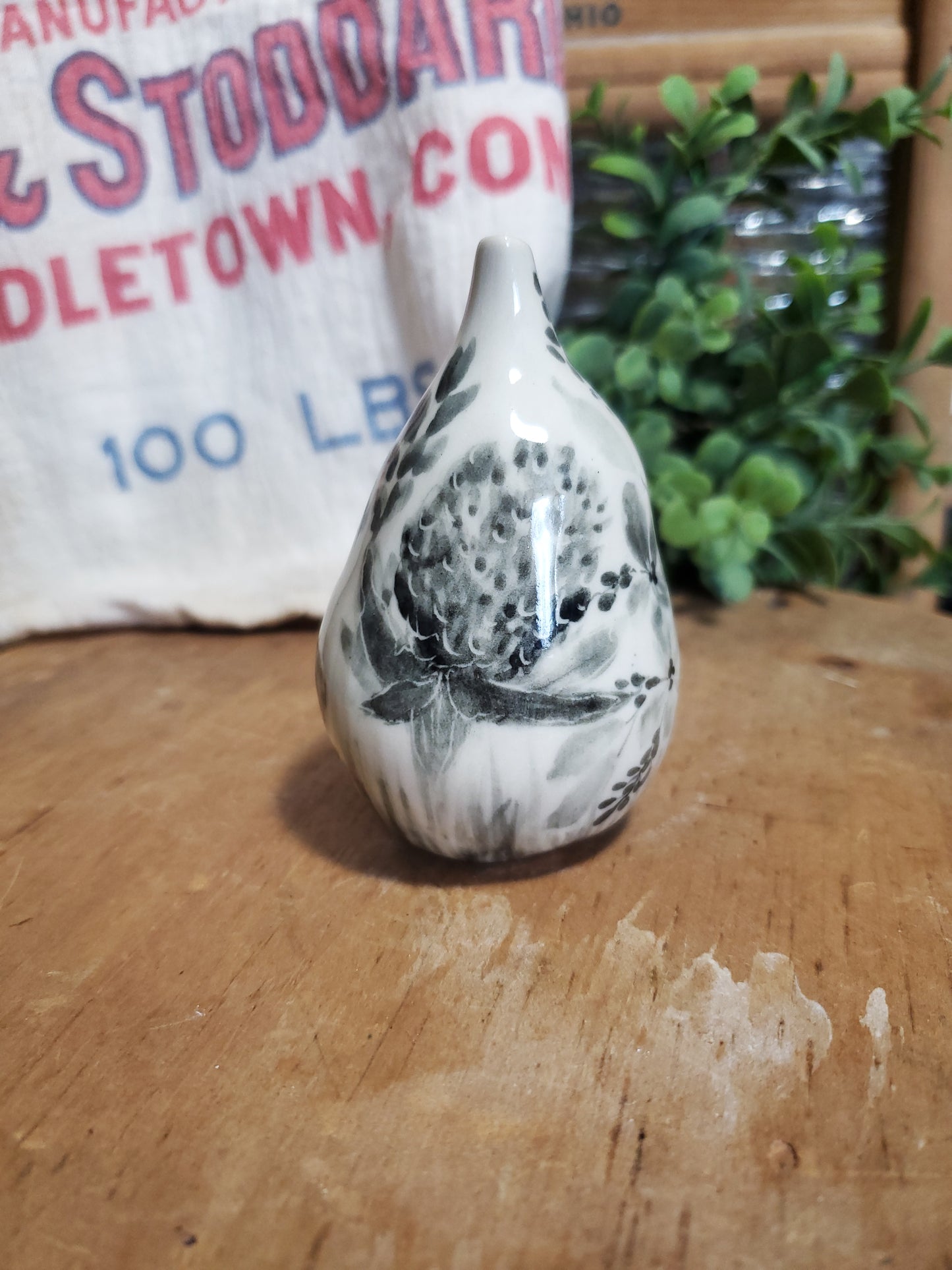 Rattling Floral Porcelain Pear