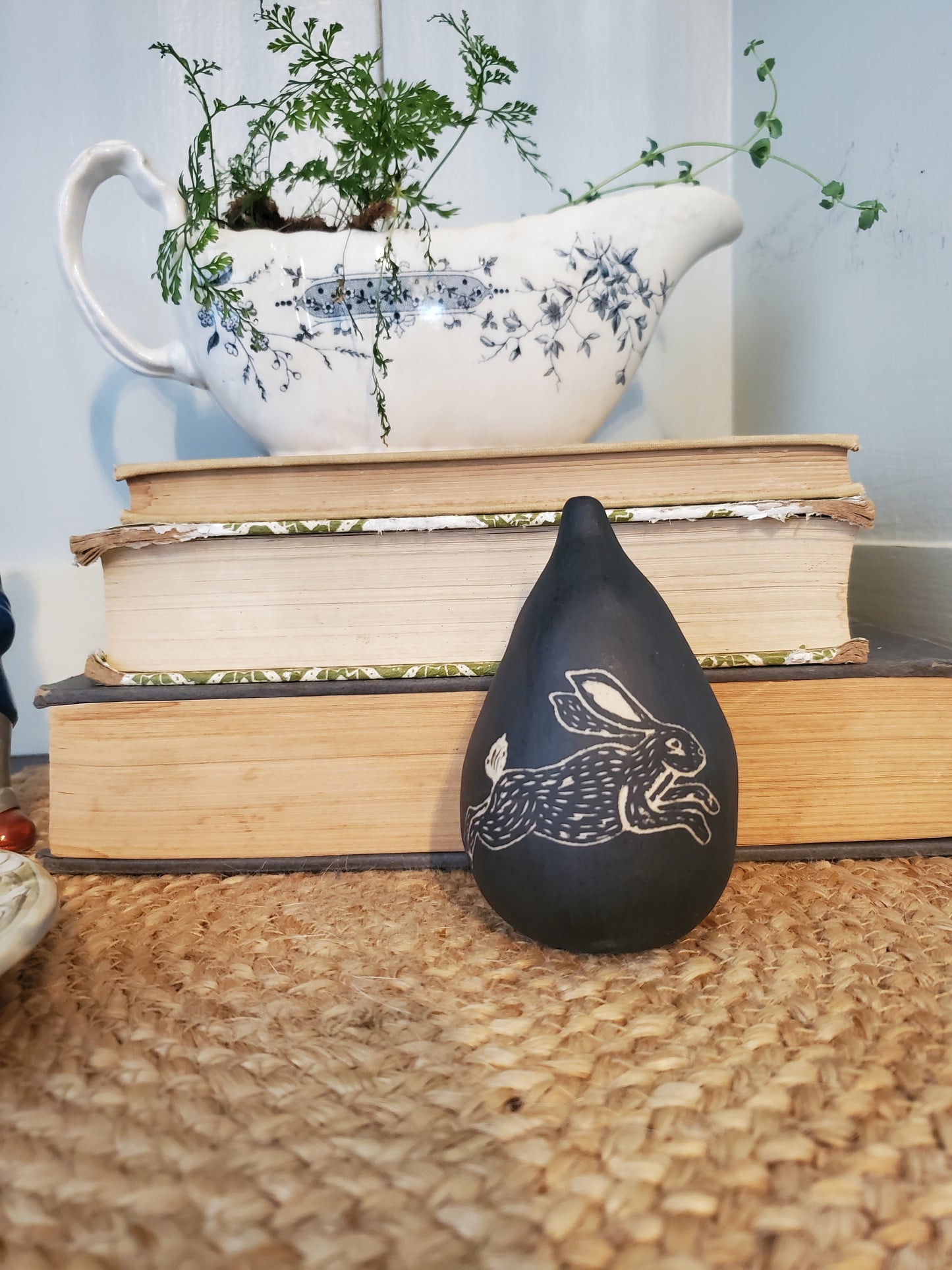 Sgraffito pear