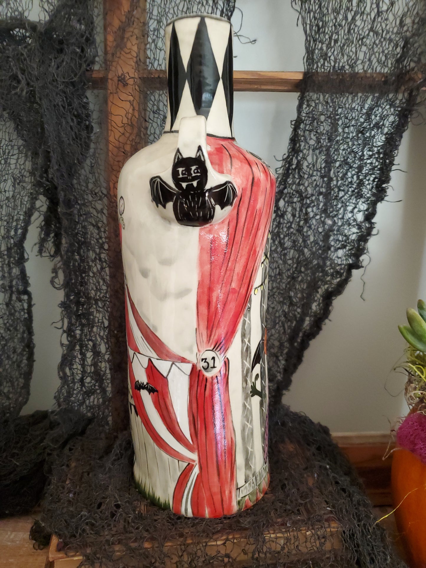 The Swee'der Circus Vase