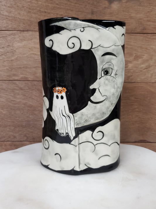 A ghost in the clouds Vase