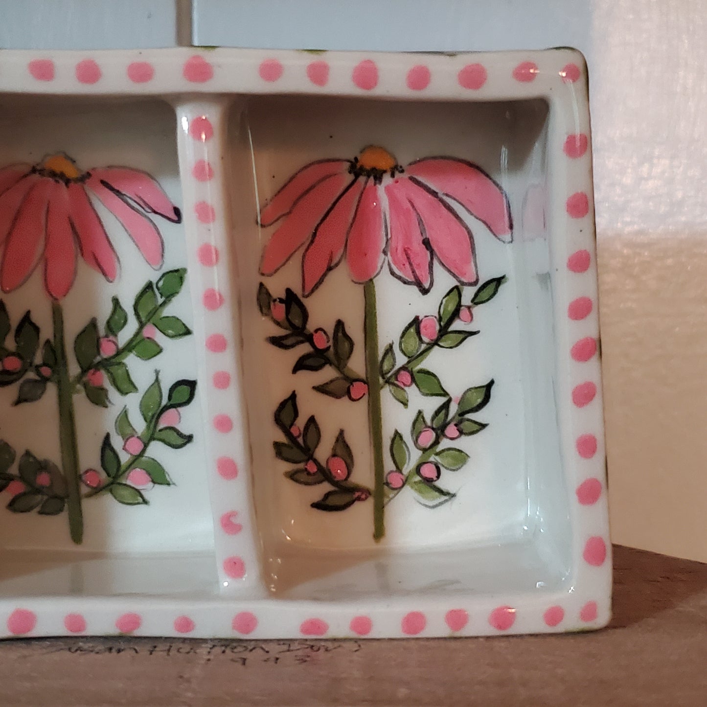 Floral salt and pepper holder